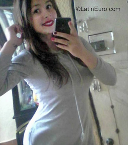 Date this charming Colombia girl Brigeth from Bogota CO22258