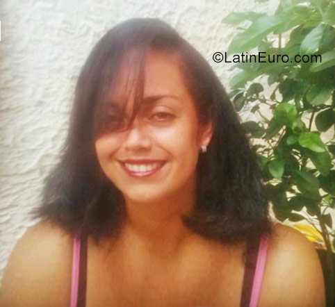Date this good-looking Venezuela girl Jimenia from Caracas VE886