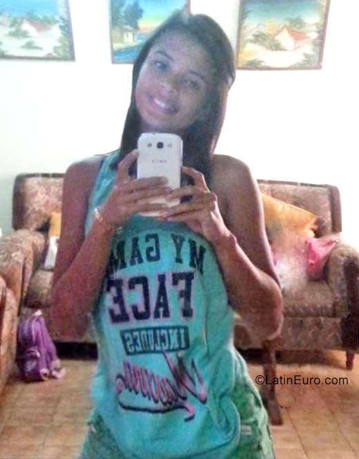 Date this hard body Venezuela girl Carlotatyu from Acarigua VE914