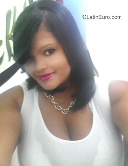 Date this hard body Dominican Republic girl Esther from Constana DO30279