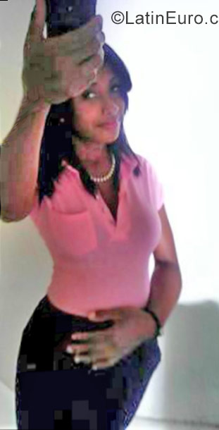 Date this georgeous Dominican Republic girl Eva from Santo Domingo DO30283