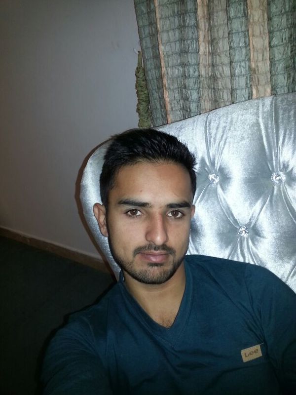 Date this nice looking Pakistan man Sanaullah from Islamabad PK130