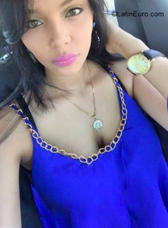 Date this delightful Dominican Republic girl Anabel from Santo Domingo DO30301