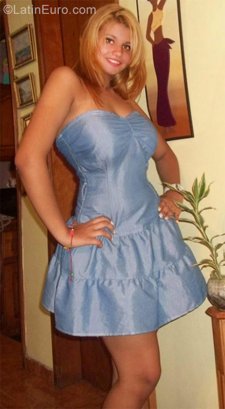 Date this young Venezuela girl Kari from Valencia VE936