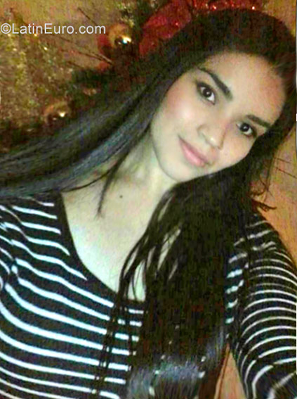 Date this attractive Venezuela girl Ana from Guarenas VE943
