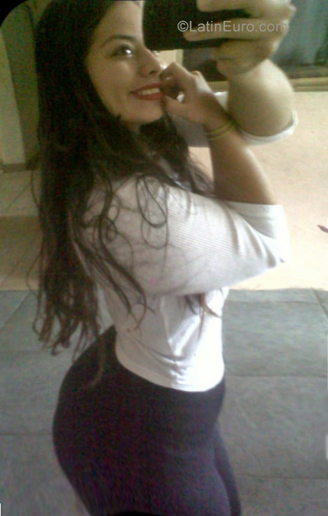 Date this exotic Venezuela girl Yusmeli from Caracas VE949