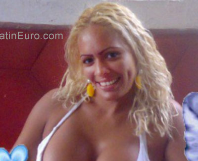 Date this delightful Venezuela girl Carmen from Tumero VE954