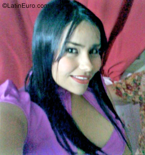 Date this lovely Venezuela girl Karol from Maracaibo VE955