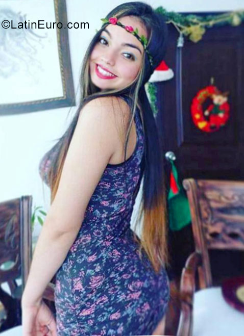 Date this gorgeous Colombia girl Valentina from Medellin CO22369