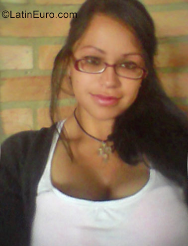 Date this exotic Colombia girl Yohana from Bogota CO22397