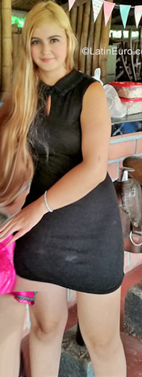 Date this hot Colombia girl Jessica from Manizales CO22407