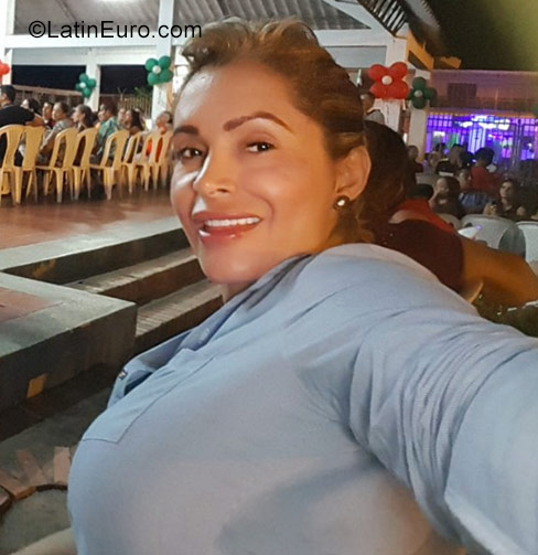 Date this good-looking Colombia girl Edri from Cucuta CO22434