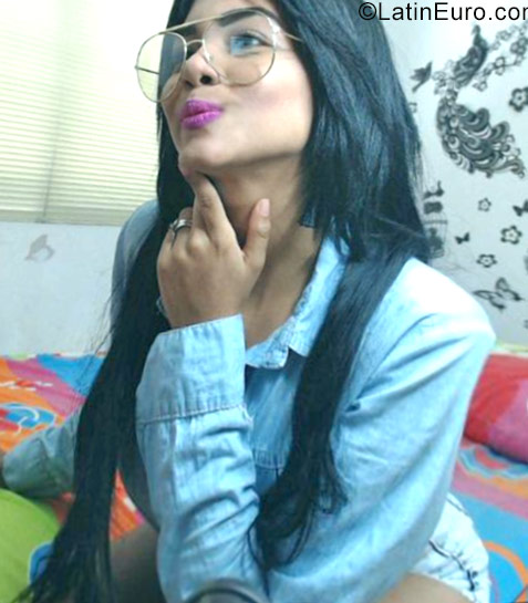 Date this cute Colombia girl Alison from Bucaramanga CO22436
