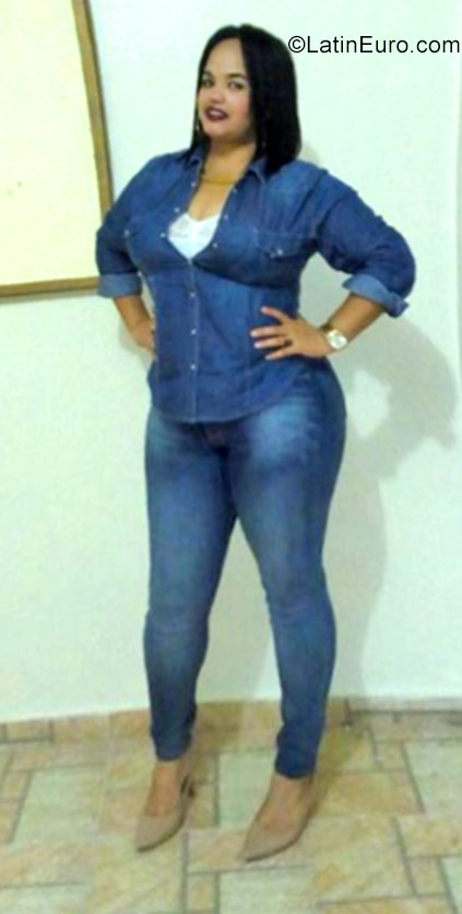 Date this young Dominican Republic girl Daydi from Santo Domingo DO30409