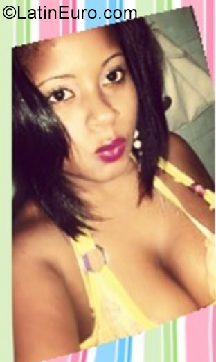 Date this stunning Dominican Republic girl Yudy from Santiago DO30412