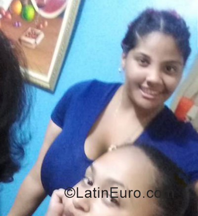 Date this hot Dominican Republic girl Soranyi from Santo Domingo DO30443