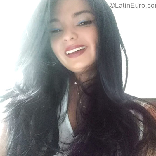 Date this charming Colombia girl Andrea from Bogota CO22473