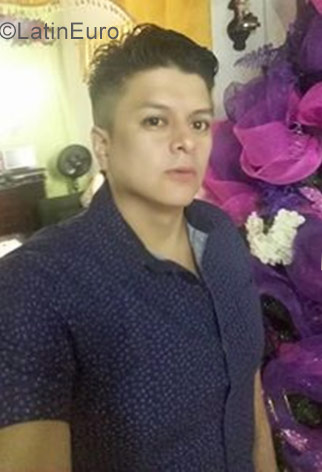 Date this pretty Colombia man Nelson from Medellin CO22476