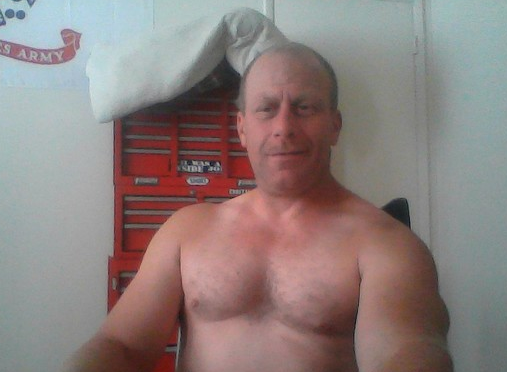 Date this sensual United States man Threelegmike from Merced US18724