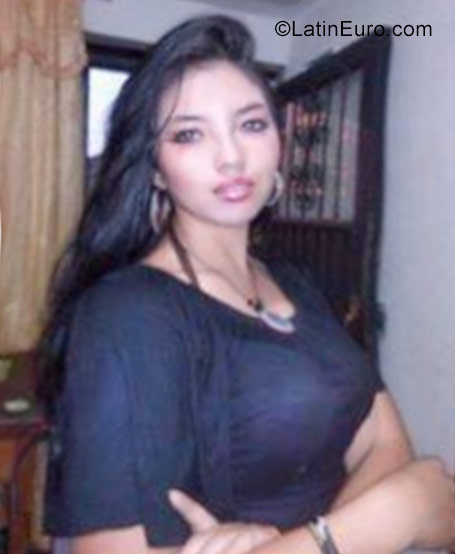 Date this lovely Colombia girl Yada from Popayan CO22487