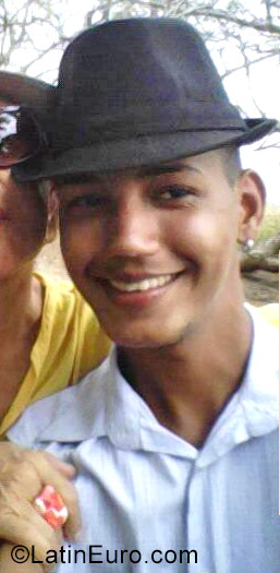 Date this exotic Venezuela man Alejandro from Cagua VE1005