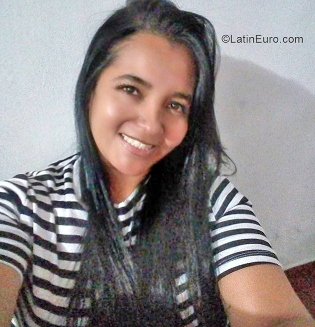 Date this good-looking Colombia girl Magui from Medellin CO22497