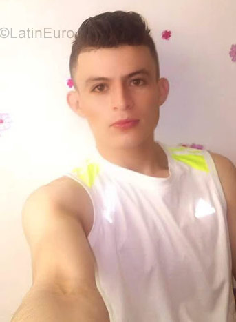 Date this pretty Colombia man Manuel from Medellin CO22582