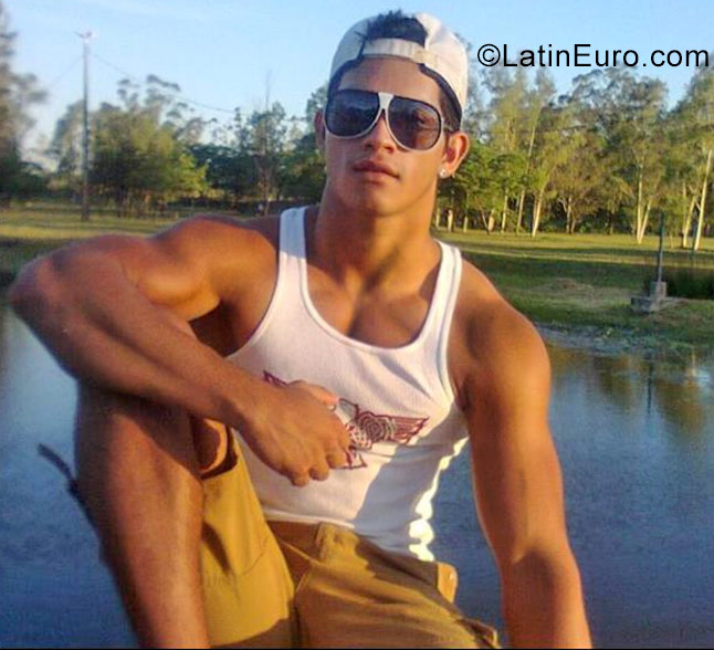 Date this nice looking Paraguay man David from Asuncion PY14