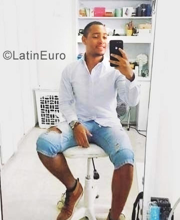Date this tall Colombia man David from Cali CO22603