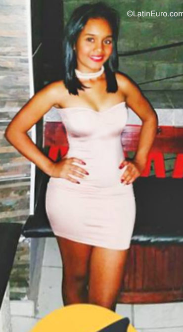 Date this happy Dominican Republic girl Sugeidy from Puerto Plata DO30573