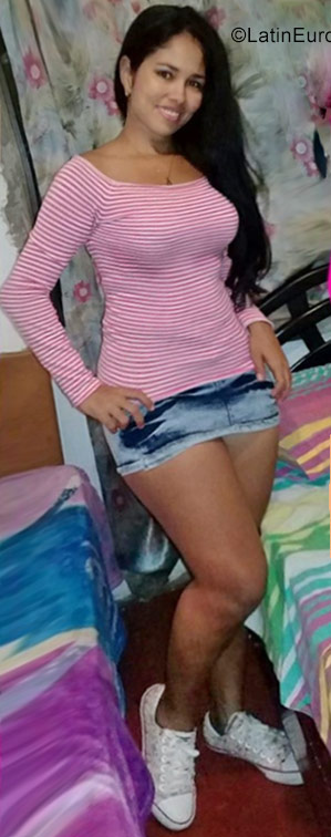 Date this funny Colombia girl Monica from Barranquilla CO22636