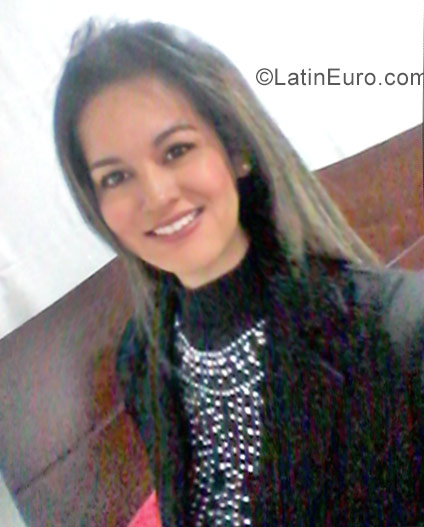 Date this pretty Colombia girl Tatiana from Bogota CO22641