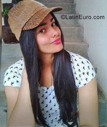 Date this georgeous Colombia girl Paola from Ibague CO22647