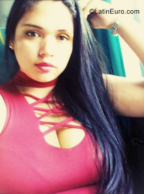 Date this hot Colombia girl Yuli from Cali CO22703