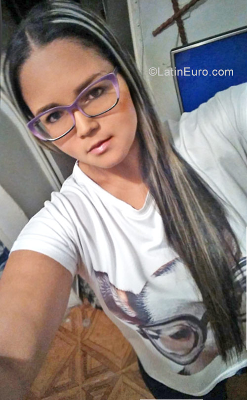 Date this athletic Colombia girl Brisa from Medellin CO22715