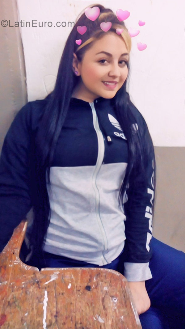 Date this cute Colombia girl Paola from Medellin CO22718