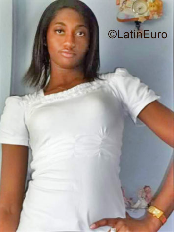 Date this cute Ecuador girl Diana from Quito - Ibarra EC220