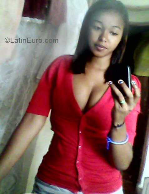 Date this hot Dominican Republic girl Molie from Santo Domingo DO30709