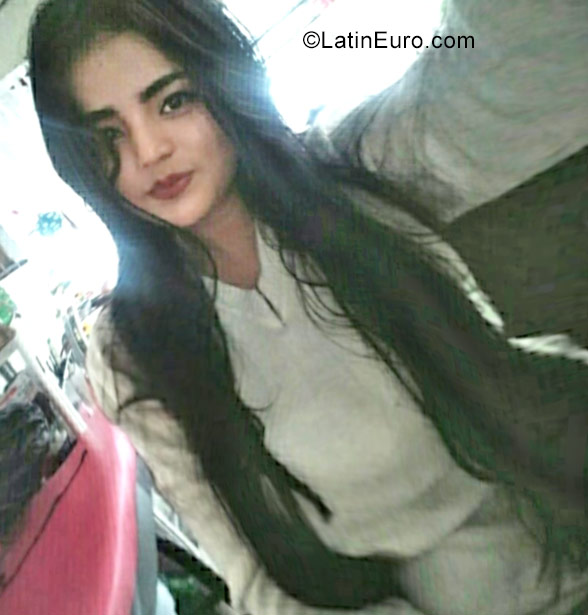 Date this athletic Colombia girl Blanca from Bogota CO22766