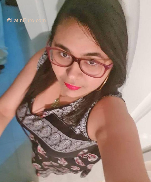 Date this young Dominican Republic girl Franchesca from Santo Domingo DO30739