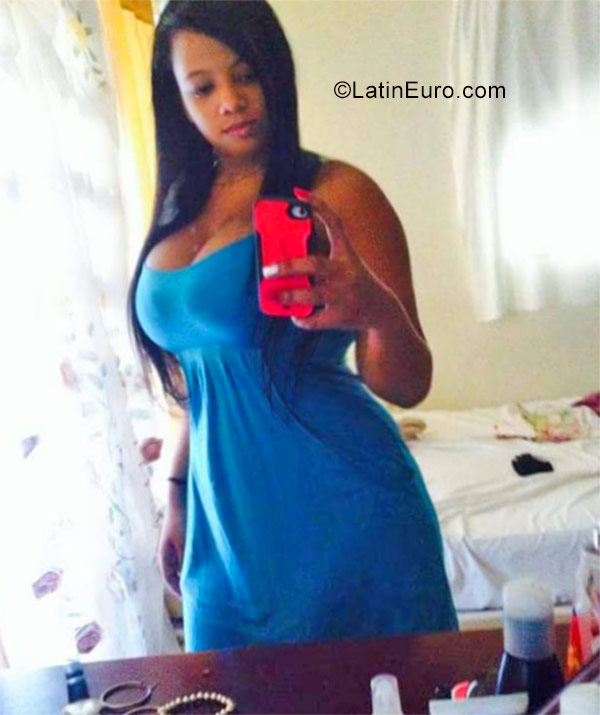 Date this young Dominican Republic girl Julia from Santo Domingo DO30793