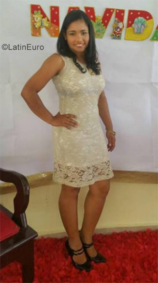 Date this lovely Dominican Republic girl Rosa from Bonao DO30803