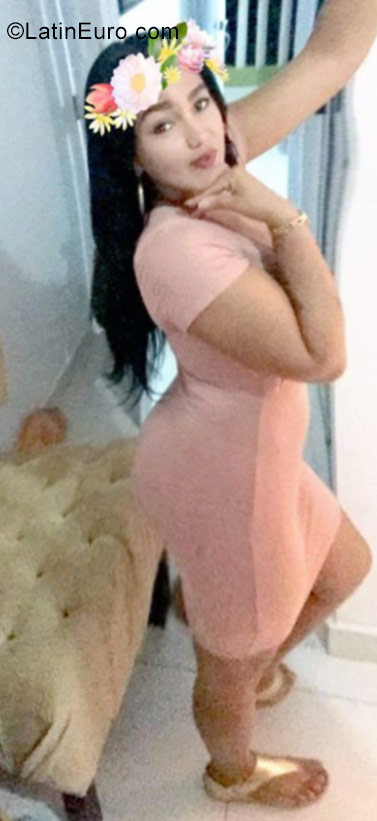 Date this nice looking Dominican Republic girl Starlina from Santiago DO30851