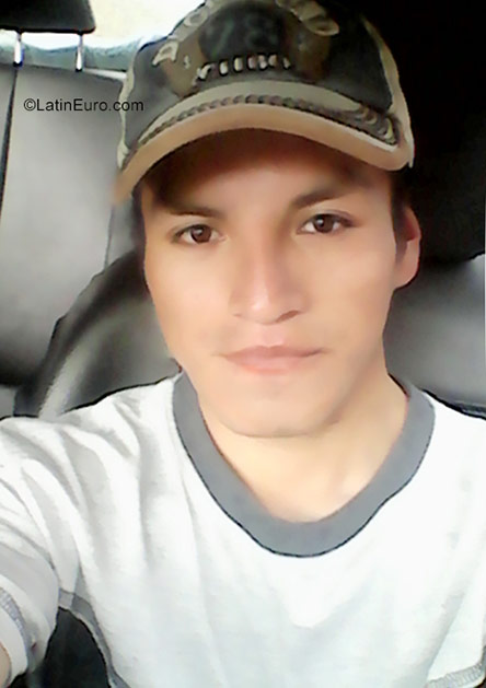 Date this attractive Peru man Gustavo from Lima PE1176