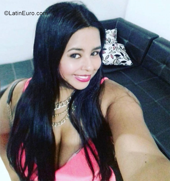 Date this sensual Colombia girl Elizabeth from Medellin CO22877