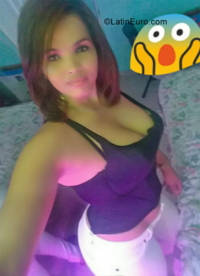 Date this delightful Dominican Republic girl Marleny from Santo Domingo DO30899