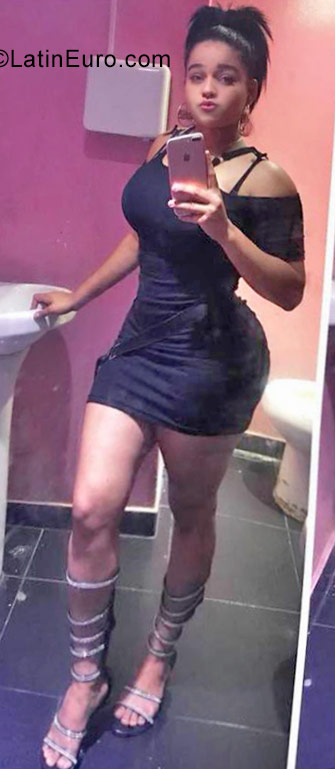 Date this hard body Dominican Republic girl Maria from Santo Domingo DO30974