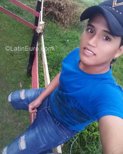 Date this sensual Colombia man Andres from Sincelejo CO22943
