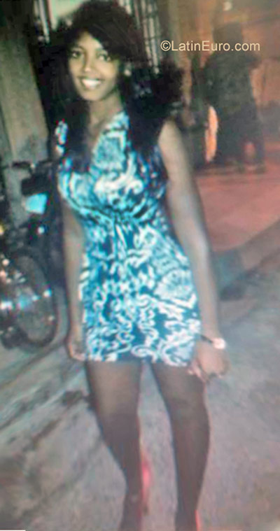 Date this foxy Dominican Republic girl Tania from San Cristobal DO30981