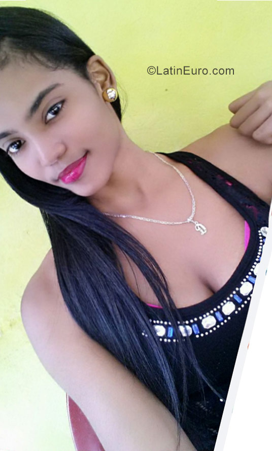 Date this hot Dominican Republic girl Miosoty from Santo Domingo DO30994